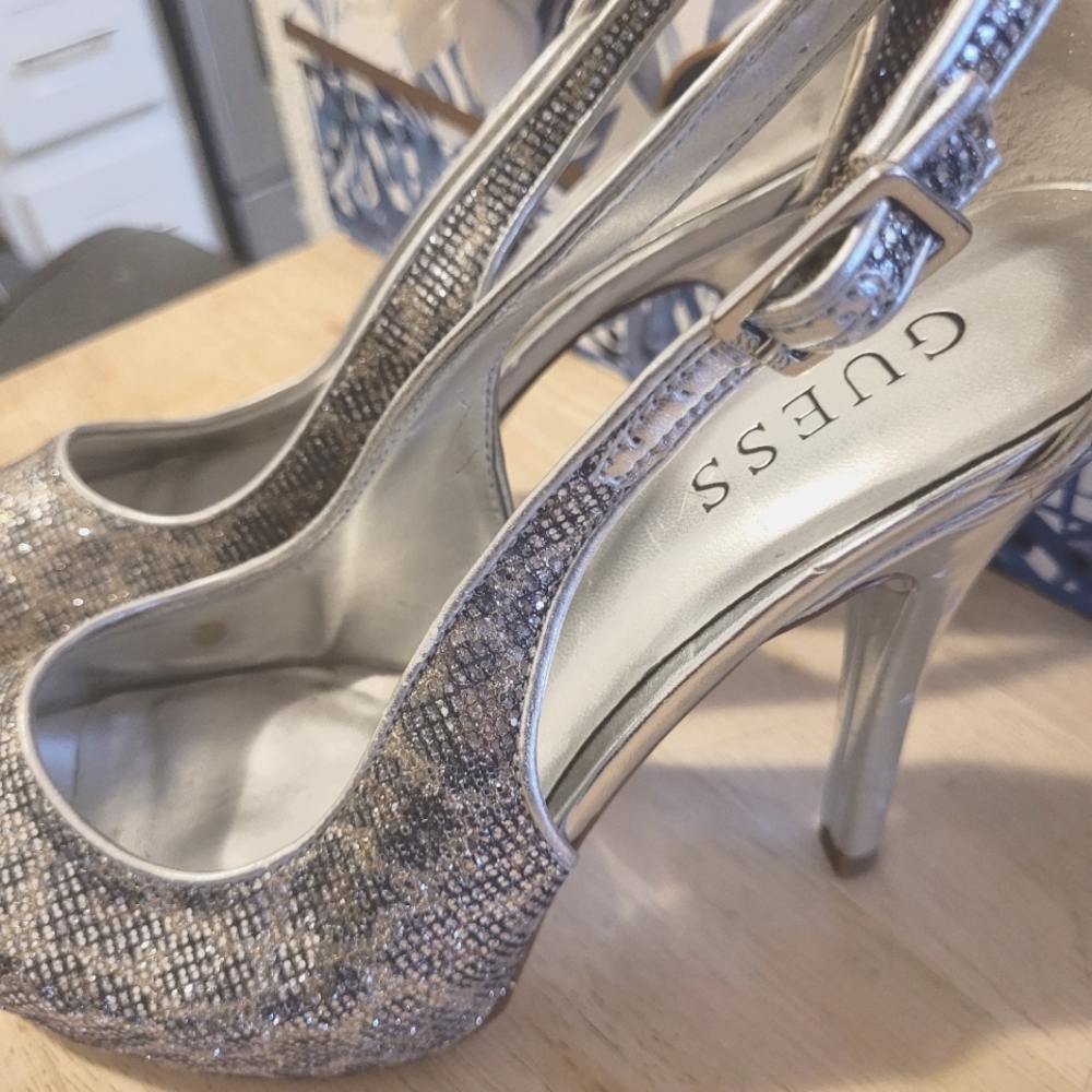NICE GUESS HEELS